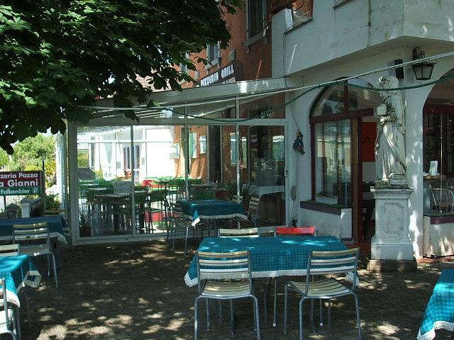 Guest House Pizzeria Pazza Da Gianni Stein Am Rhein Exteriör bild